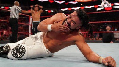 WWE anunció suspensión de Andrade