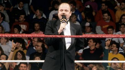 La lucha está de luto: Falleció el legendario Howard Finkel