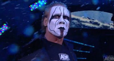 Sting hace su debut en AEW y firma importante contrato