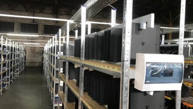 Desbaratan granja de criptomonedas con casi 4 mil PS4 Pro