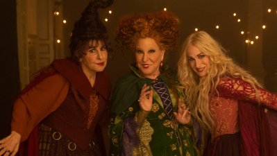 Las hermanas Sanderson están de regreso en "Hocus Pocus 2"