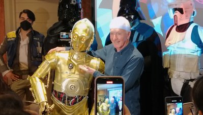 Anthony Daniels en Chile: "Le tengo mucho cariño a C-3PO, uno de mis grandes amigos"