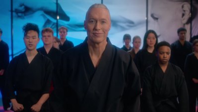 "Cobra Kai V" golpea fuerte y regresa en septiembre a Netflix