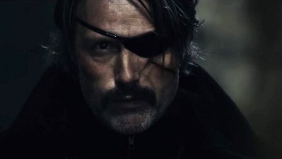 Mads Mikkelsen volverá como el "káiser negro" en una nueva adaptación de "Polar"