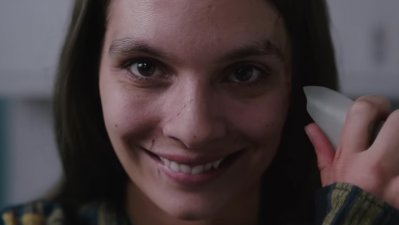 Las sonrisas matan en este aterrador tráiler de "Smile"