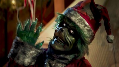 "El Grinch" desata una matanza navideña en este tráiler