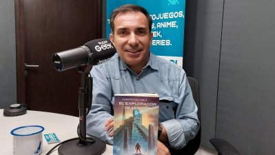 Cinta Cósmica: Alberto Rojas y "El Explorador de Mundos"