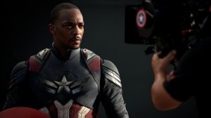 Un acercamiento al nuevo traje del Capitán América de Anthony Mackie