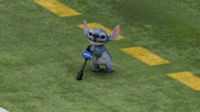 Stitch invadió la cancha del Super Bowl