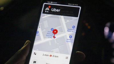 Teléfonos, cámaras y billeteras: Esto es lo más olvidado por los chilenos en Uber