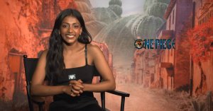 Charithra Chandran: "Me encantaría ser más como Vivi y tan ruda como Miss Wednesday"