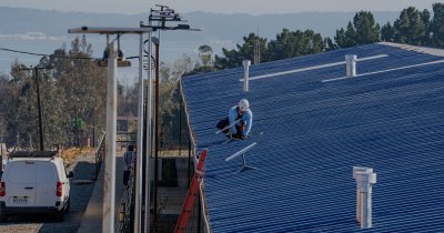 Desafío Levantemos Chile y Entel entregaron internet satelital y computadores a damnificados por incendios en Biobío