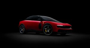 Exjefe de diseño de Apple presenta el primer vehículo 100% eléctrico de Ferrari