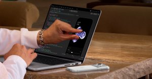 Apple ya tiene su primer MacBook con pantalla táctil y cuesta una fortuna en Chile